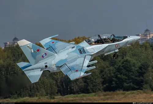 Schubrohr für YAK-130, T1 Models